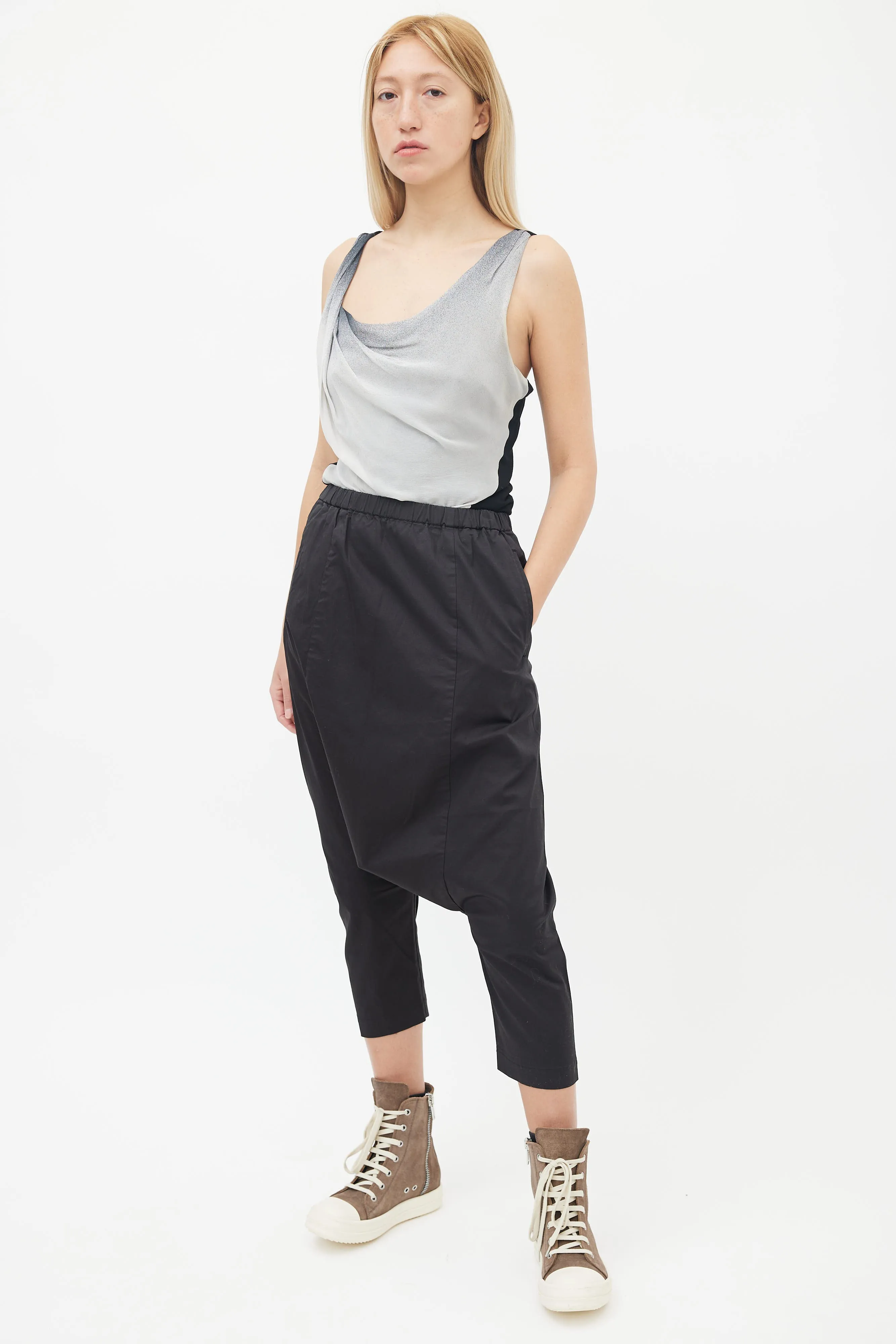 Black Drop Seat Slim Leg Capri