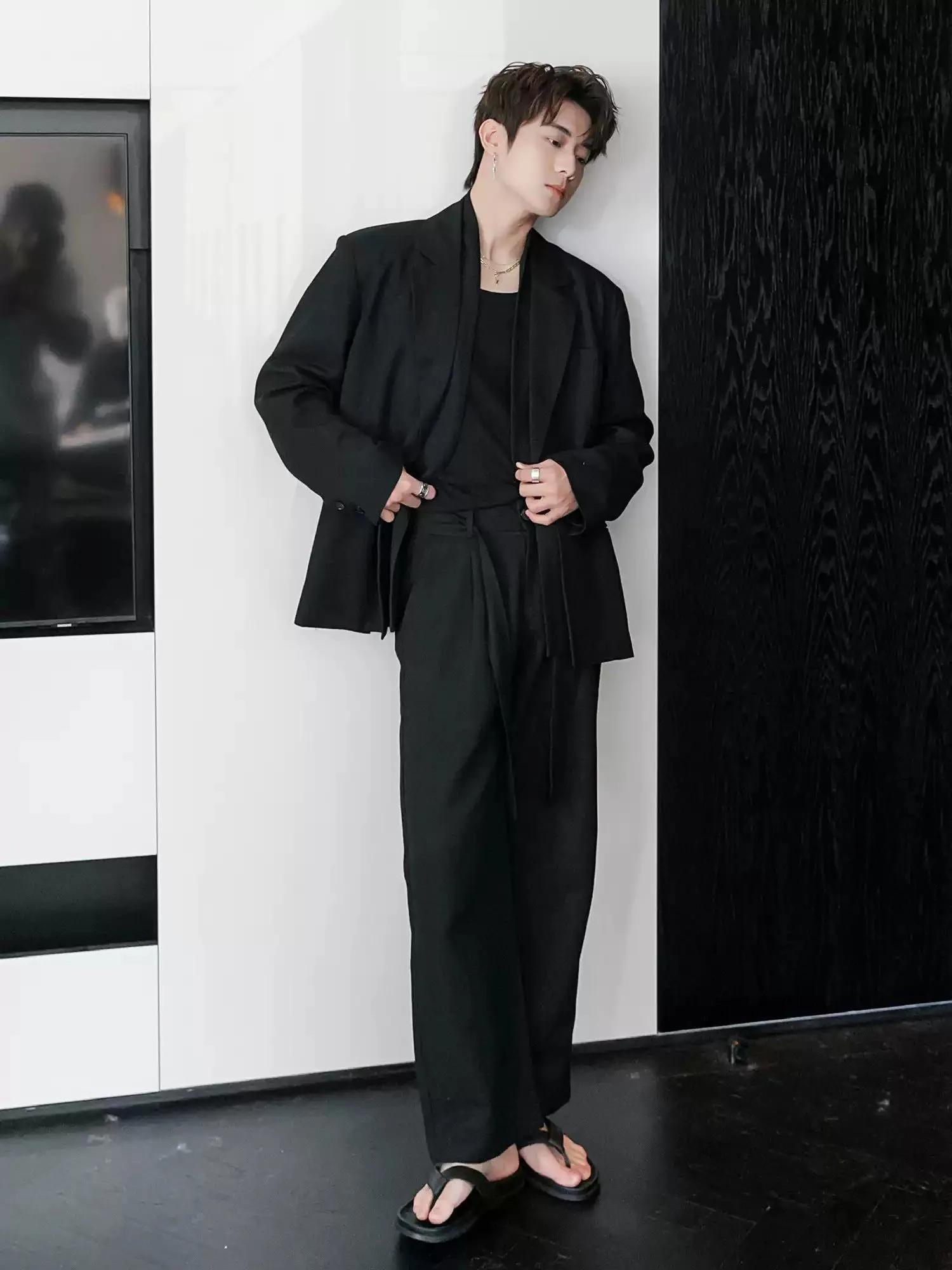 Chuan Relaxed Fit Belt Strap Trousers