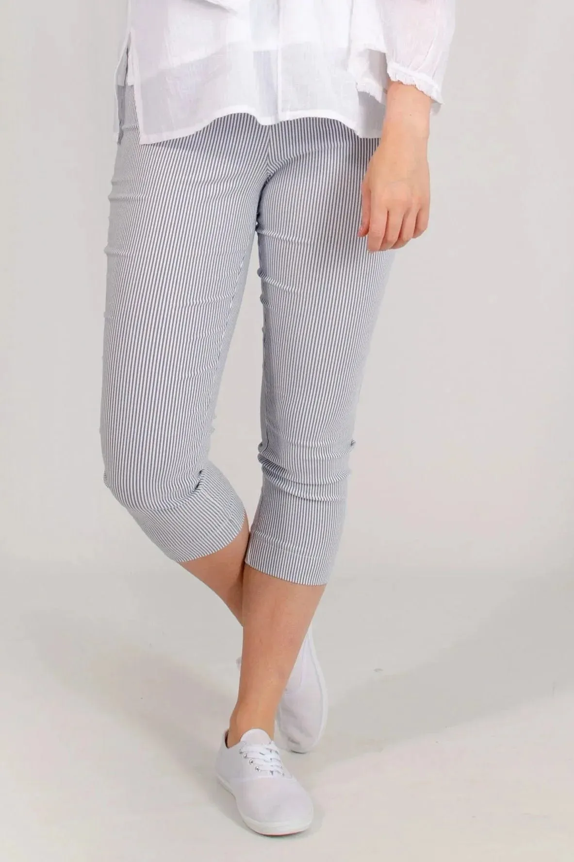 Pull On Stretch Crop Trousers