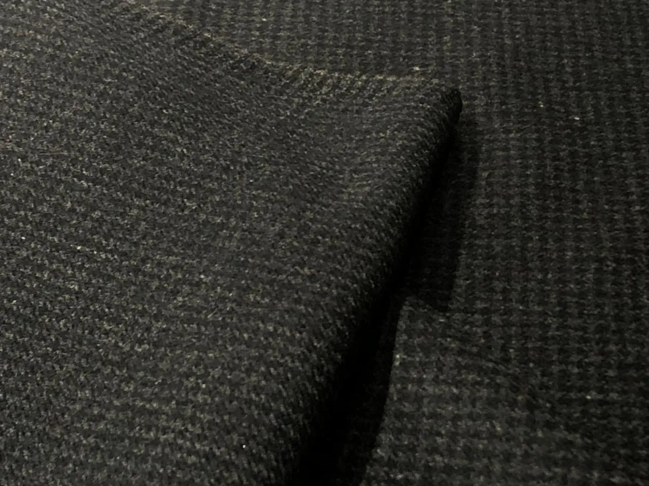 Wool x Nylon 270 gsm weight Suiting Fabric CHARCOAL BLACK [16449]